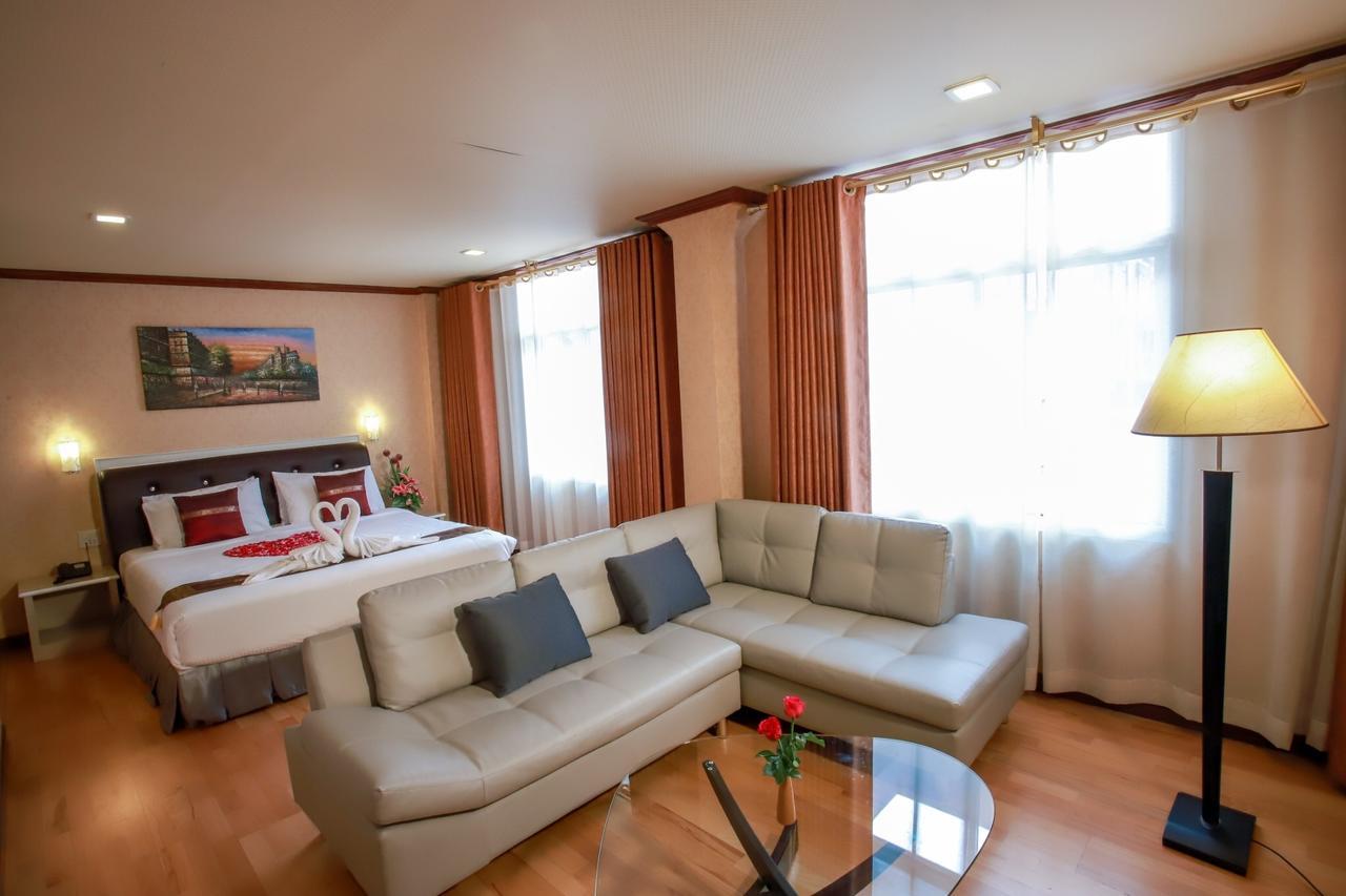 Korat Hotel - Sha Plus Nakhon Ratchasima Extérieur photo