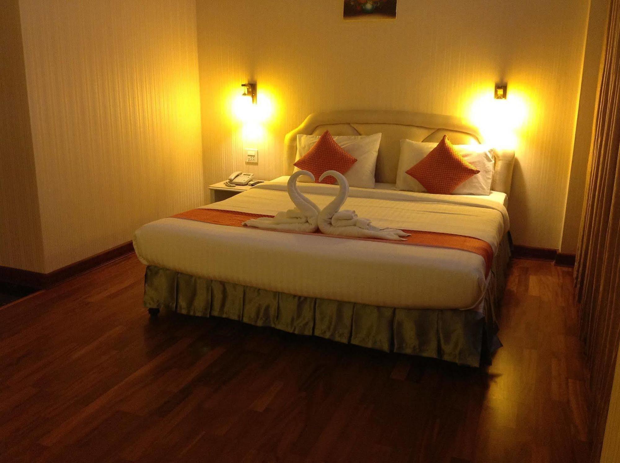 Korat Hotel - Sha Plus Nakhon Ratchasima Extérieur photo